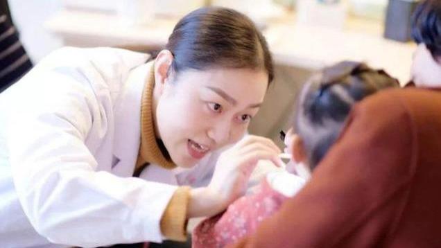 重庆女子连生三个“瓷娃娃”后，还坚持生第四胎，她为何这样做？