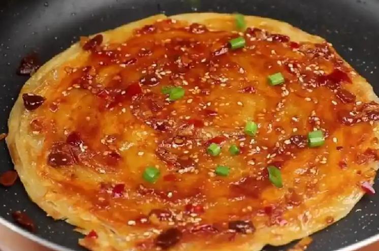 自己在家也能吃到很香的酱香饼