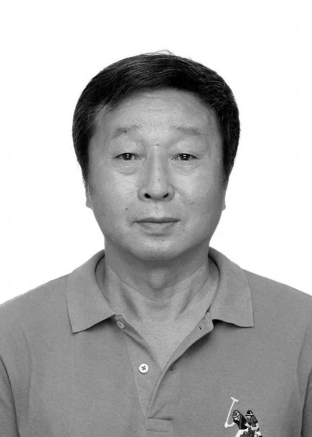 【突发讣告！他逝世，享年69岁】北京日报消息，谷大泉，一个挺普通的名字，却连接着