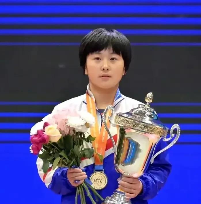 邓亚萍评论金琴英与张本美和？4个不争的事实不得不说：
1 邓亚萍是反手长胶打法