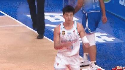 不服输！刘炜回应赵睿被驱，暗讽山东一人：倒地捂脸骗犯规博同情