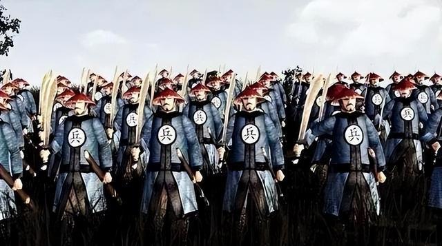 清宫剧中的“兵勇卒丁”并非仅清朝特有，实则反映了清朝军队制度的演变。清朝军队制度