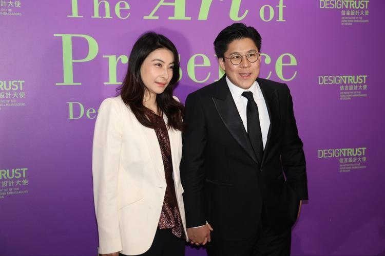 香港的记者问郭晶晶：“你每天都是素颜出门，霍启刚会不会喜欢上别人啊？”
郭晶晶很