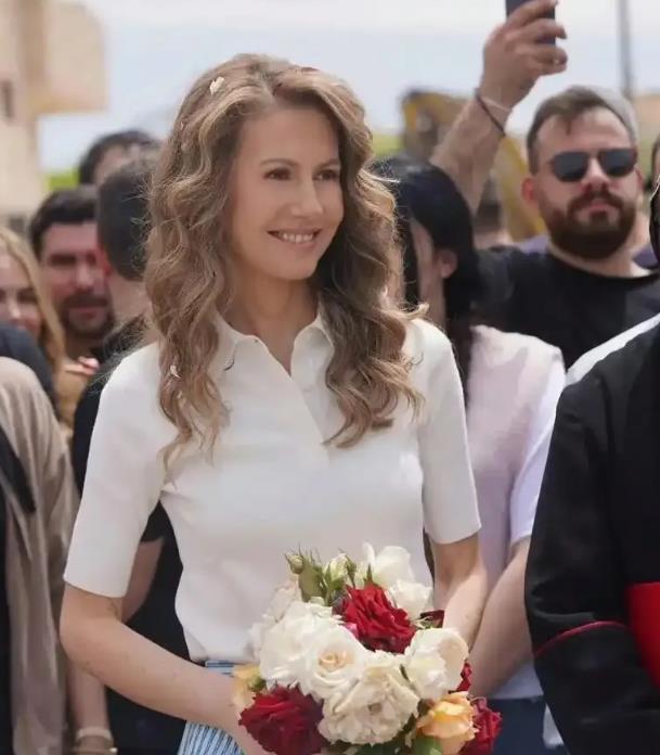 阿萨德的老婆提出离婚，申请离开俄罗斯回英国生活，不过英国人似乎并不欢迎她，还说要