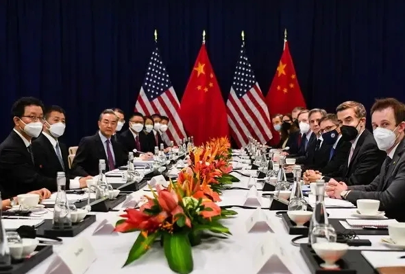 昨天王毅外长和以色列外长萨尔会面，强调了两国之间悠久历史的友好关系，中以双方将在