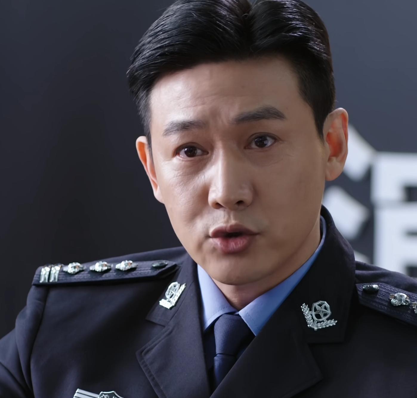 《人民的名义后再现佳作？<人民警察>剧情与人物塑造引热议》