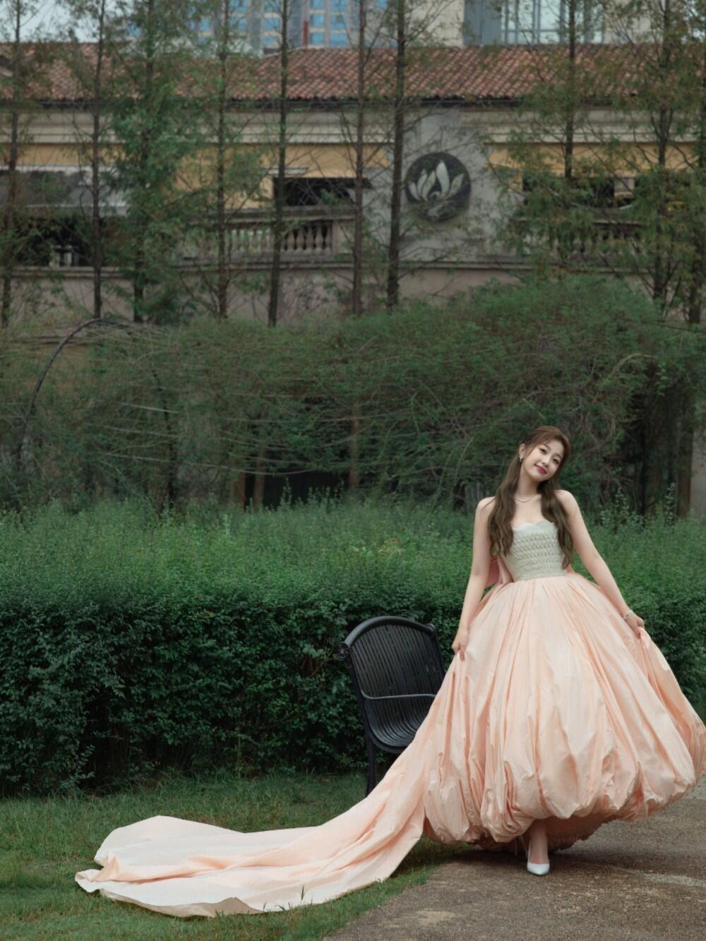 虞书欣——婀娜多姿
