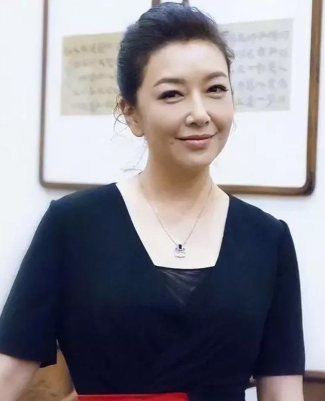 江珊：一位活力四溢的女艺人