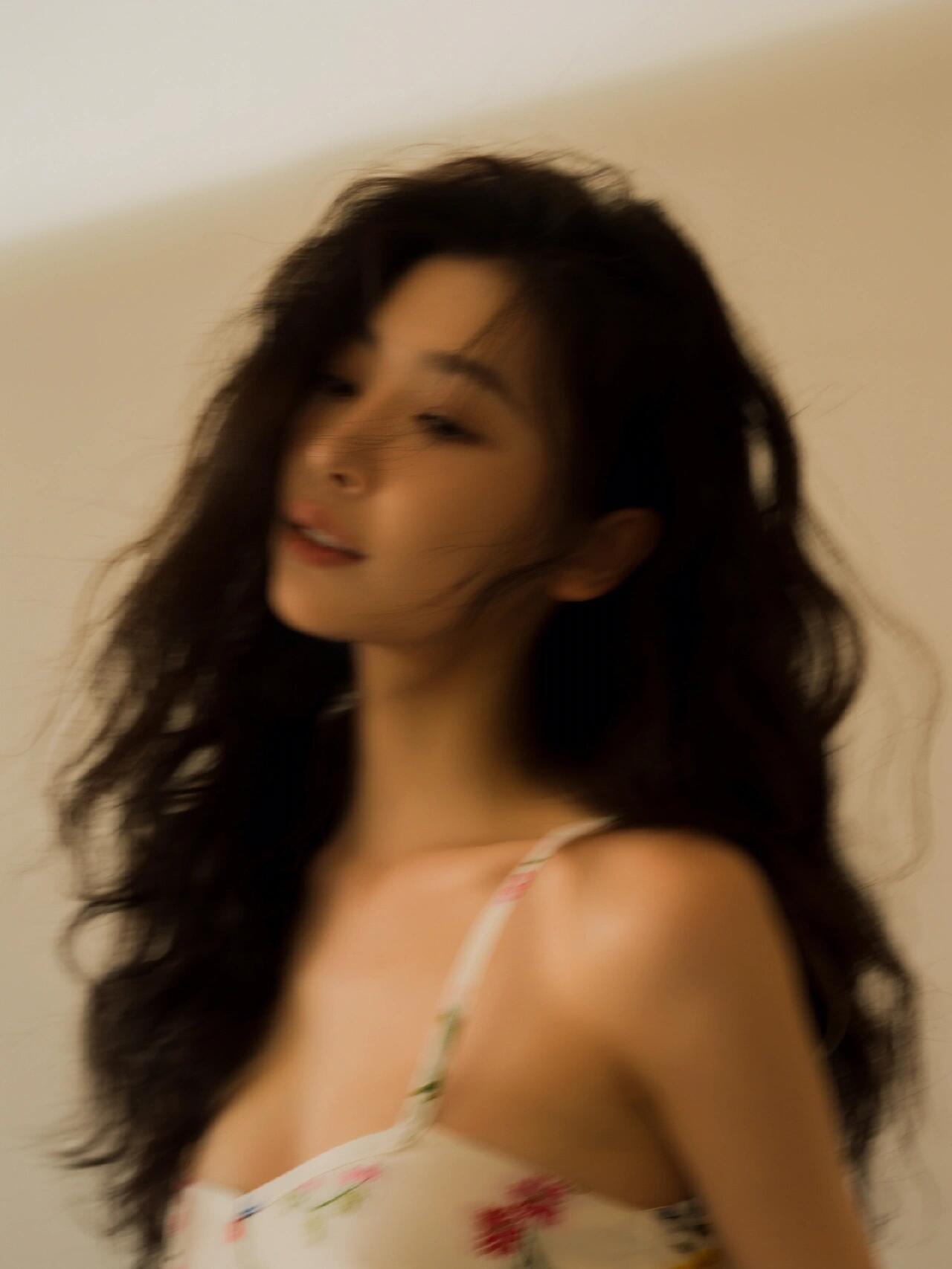 易梦玲迷人气息