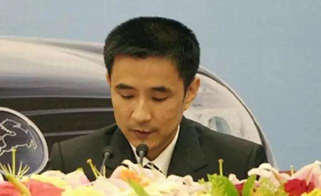 被张艺谋力捧,却与富豪卷款61亿逃亡国外,永不回国!现在如何(张艺谋94年)-第10张图片-九妖电影 被张艺谋力捧,却与富豪卷款61亿逃亡国外,永不回国!现在如何(张艺谋94年)-第10张图片-九妖电影