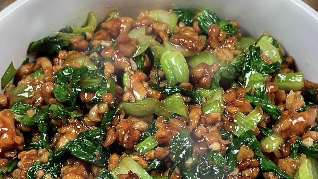 【肉末小白菜——家常美味的秘诀】