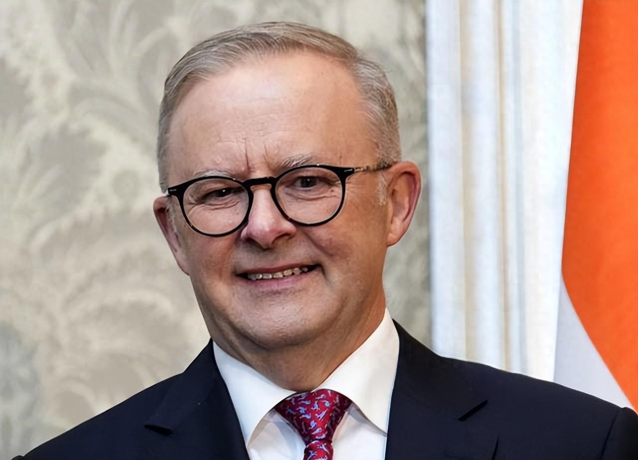 澳大利亚真的快急死了，王毅外长怎么还不来！3月17日，王毅外长抵达新西兰，18日