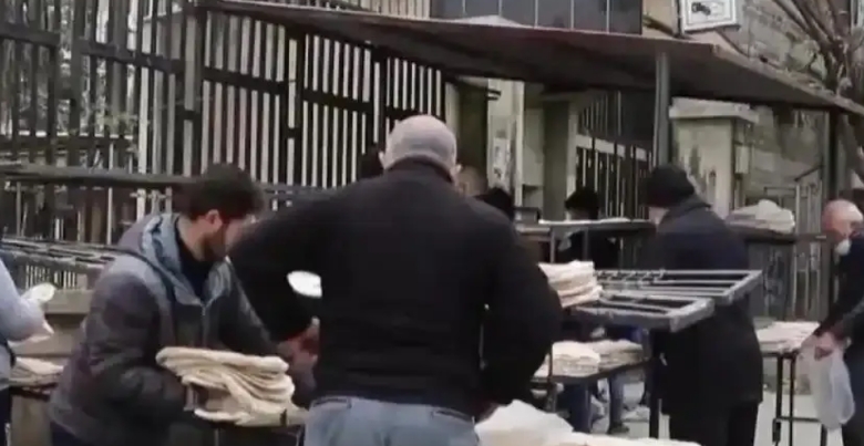 其实叙利亚变穷，也是巧妇难为无米之炊，我并不看好叙利亚反对派能解决经济问题。以前