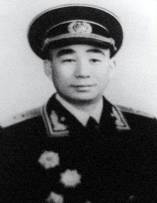 易耀彩之子修坟遇新坟，张凤娥忠诚守诺令人叹，易海江传承精神敬先贤