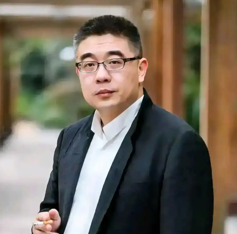 2023年，复旦大学钱文忠教授说：“中国的社会已经面临十分严重的问题，诚实守信，