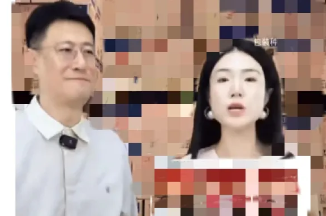 于震，引发争议！

今天于震老师引发热议，因为有网友发现他直播带货的时候，同时在