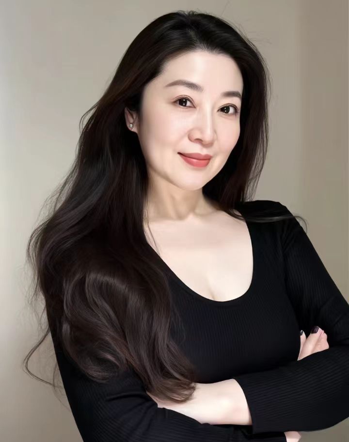 42岁的单身白领风韵犹存！为什么没人爱呢