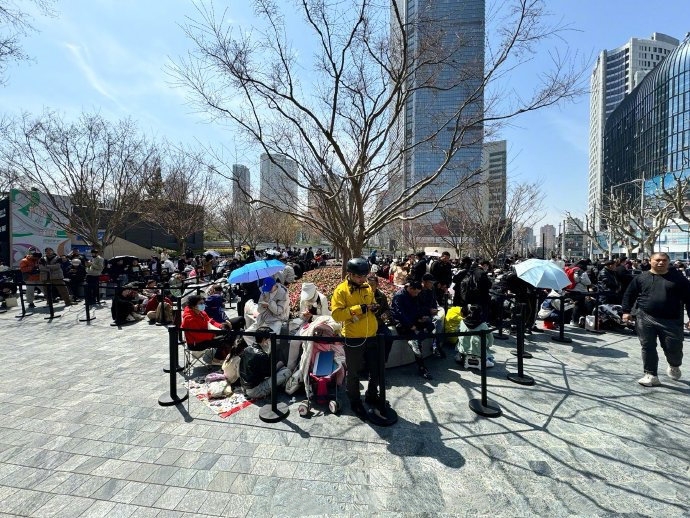 热闹的上海静安苹果店和处于挣扎的TikTok


3月21日晚19点，位于上海静