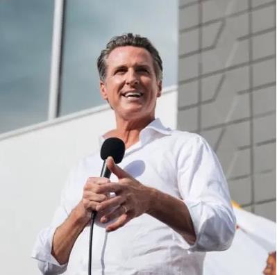 美国加州州长加文·纽瑟姆今天（7月19日）发文评论特朗普在共和党全国大会上长达一