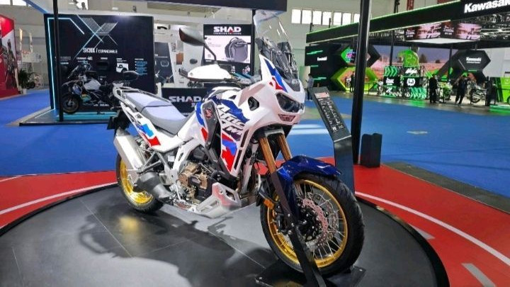 24款本田非双大升级，售价18万起，能否击败宝马R1250GS？