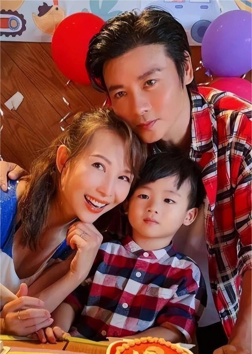 蔡少芬和张晋的故事