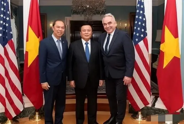 越南的选择已经很明确了！

越南这边，新领导苏林还没正式上任呢，他们就先派了个高