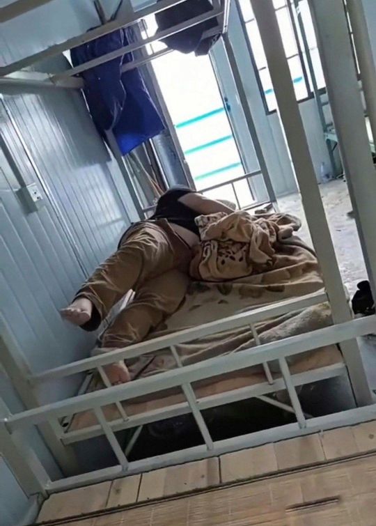 他还没起床，睡眠真好