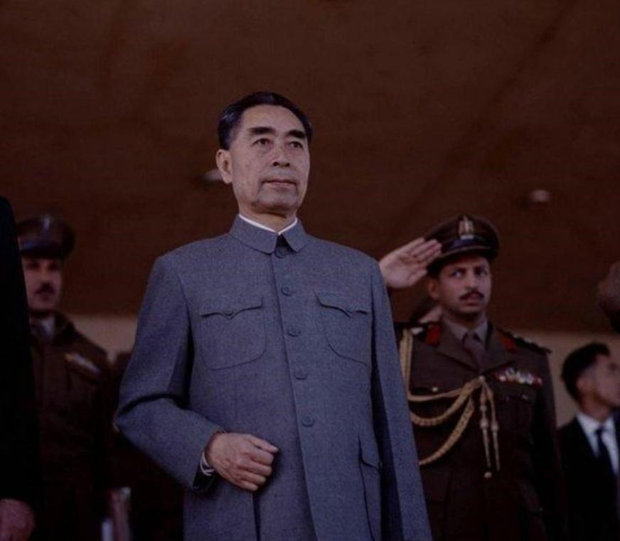 周总理埃及赴宴，惊闻大使馆遭窃听，智破阴谋