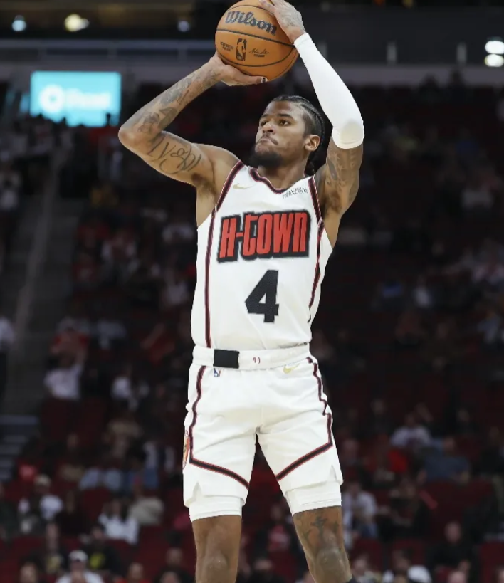 火箭管理层高兴极了，不只是3分险胜雷霆，更是因为———

1、火箭今夏和球队基石