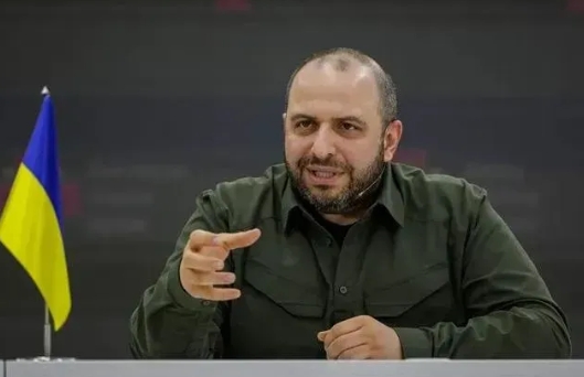 俄罗斯卫星通讯社2月12日报道，乌克兰国防部长鲁斯捷姆•乌梅罗夫宣称，基辅有意开