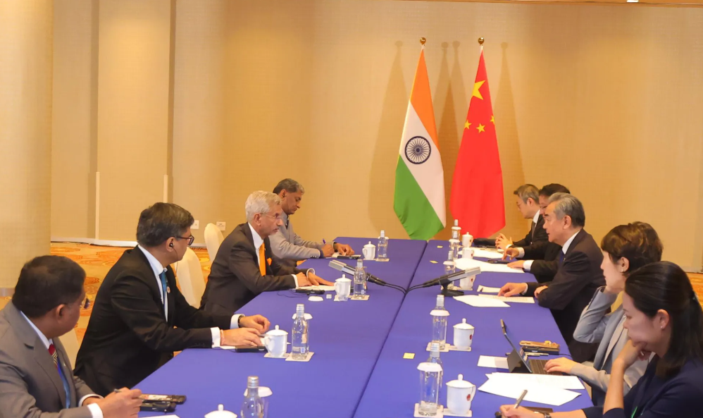 印度外长苏杰生今天（11月19日）发文说：“在里约二十国集团峰会期间，会见了中国