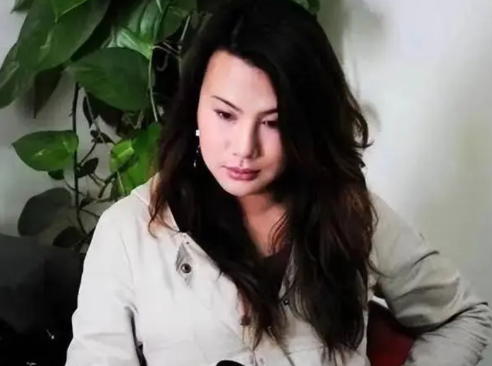 “你为什么不碰我？”1998年，安徽23岁的小伙子结婚了，却拒绝和新娘洞房，连着