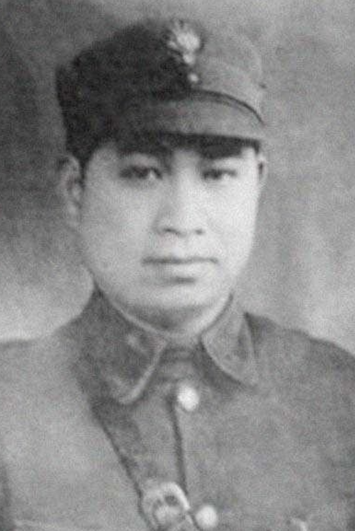 1947年2月，国民党少将海竞强在莱芜战役中被俘，消息传到南京，他的舅舅白崇禧大