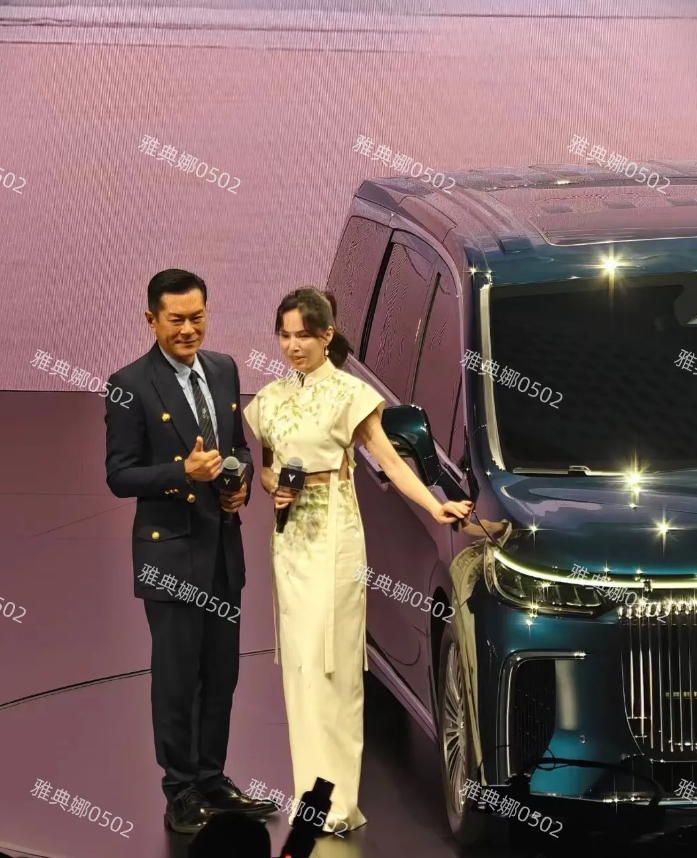 谁能想到古天乐李若彤时隔近30年再同框，老了僵了的居然是古天乐，而58岁的李若彤