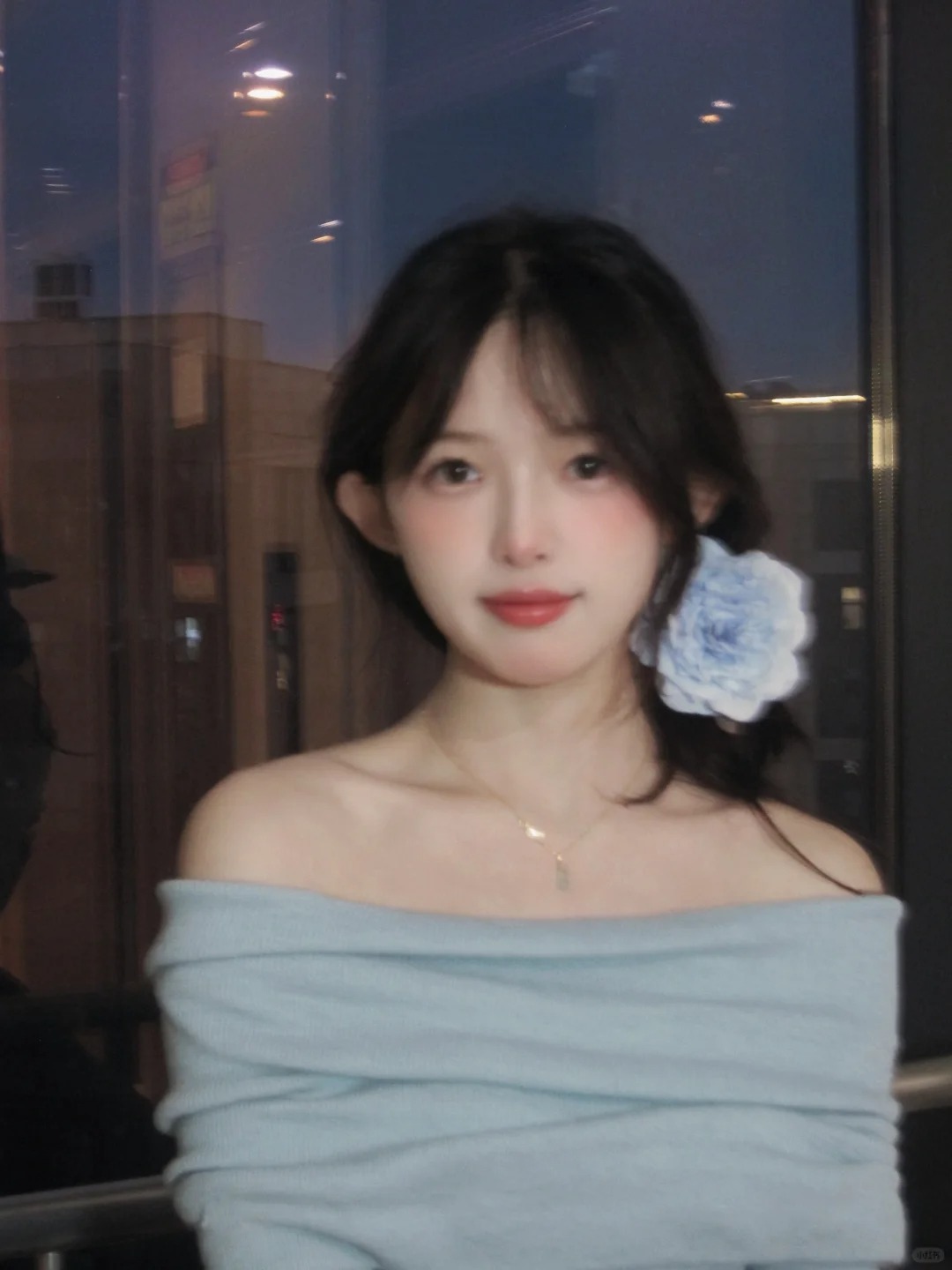 有一种粗糙的美感🦋
长大了才get牡丹的大气 晚上用ccd拍蓝色牡丹花也很出片