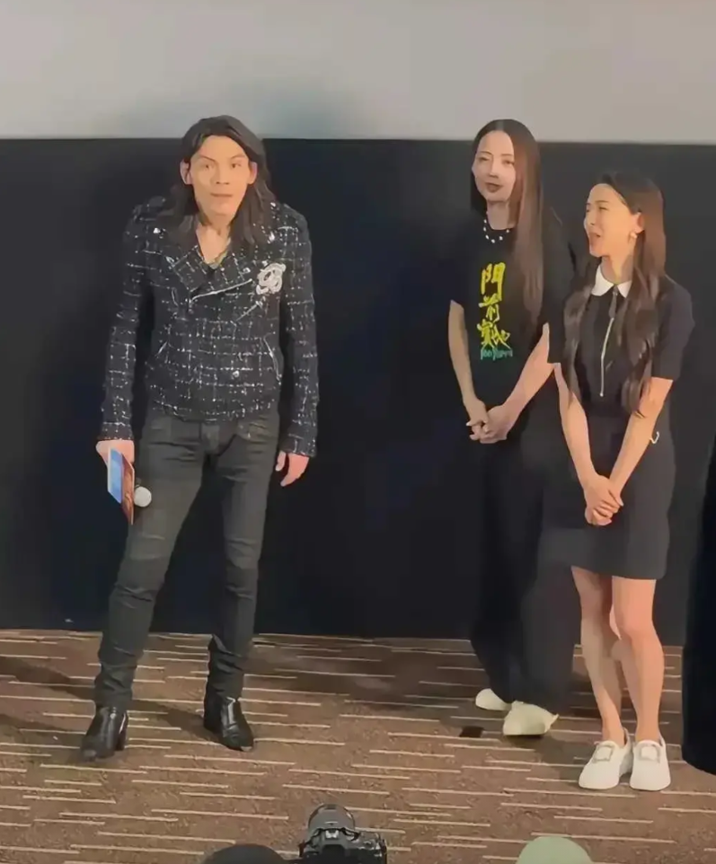 郭碧婷，你怎么想的！
第一，你家老公颜值，无话可说，
第二，你家老公身材，严重走