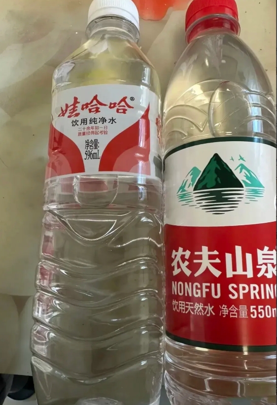 同样的价格你选哪个？
听说右边的现在叫农夫与蛇了
