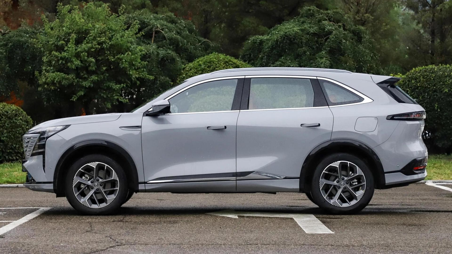 第四代长安CS75PLUS对比本田CR-V，谁更适合家用？