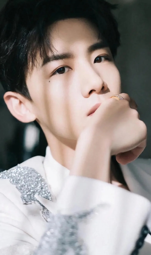 白敬亭申强执，零容忍网络黑粉攻击