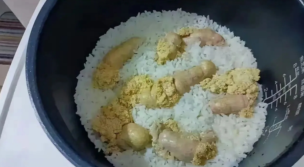 去朋友家吃饭，我去舀米饭看到了这一幕
