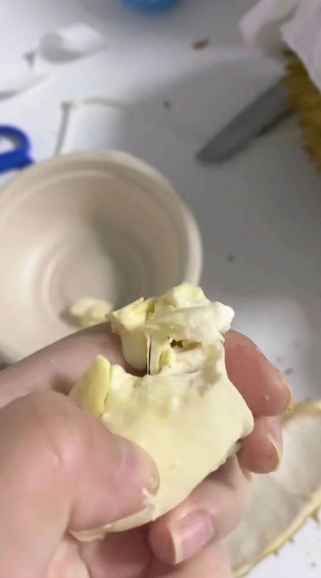 我买的榴莲为啥是脆的😭
娃喊了几天想要吃榴莲，终于狠下心斥巨资买了一个，回来拨