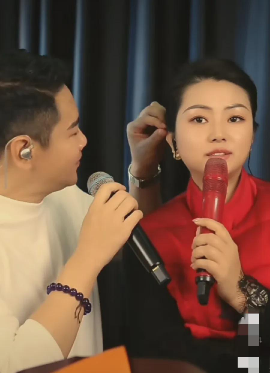  
 
罗姣带着孩子再次跑到普洱找徐子崴的消息炸了锅。这女的真够执着的，徐子崴在