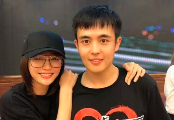 这王星失踪的事，发展得真是峰回路转！一开始，消息满天飞，有人说他被剃了光头，有人说他卷入了什么大案子