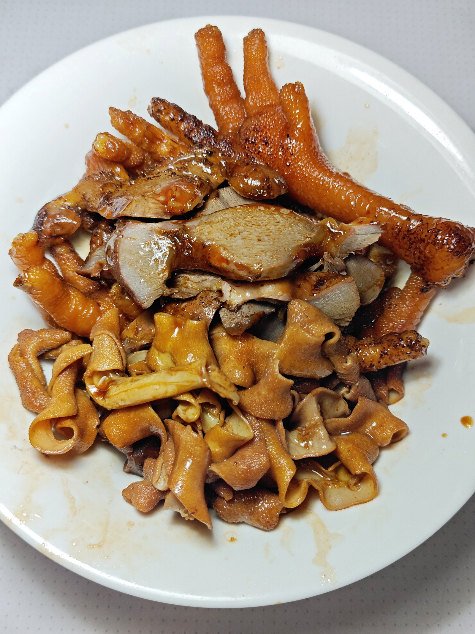 晚餐，卤鸡胗鸡肠鸡脚，煮白菜，米饭。 ​​​