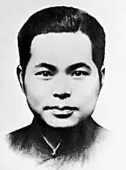 1946年，国军少将趁着夜色，持枪闯进了一个地下党员家里，将一份机密文件交于他手