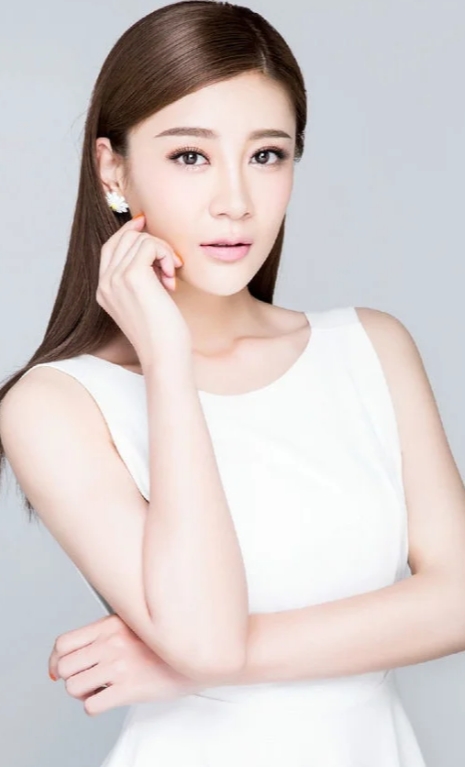 唐菀逆袭：从离婚低谷到事业巅峰