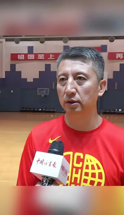 不出意外，目前郭士强想归化的外援必定以下2选1

1、洛夫顿-上海久事

2、大