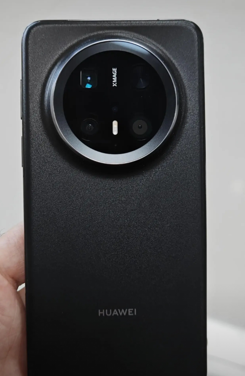 9020强的飞起啊，就是1tb。。
70pro对比60pro，提升实在太大，大嘴