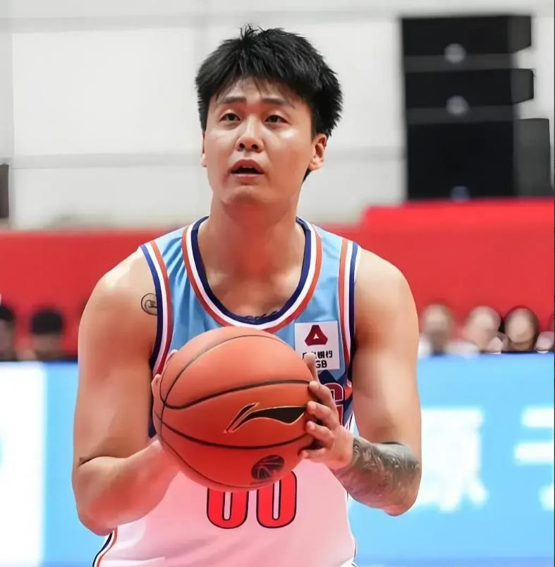 丢人新疆107-111山东，一战彻底看清了这3名球员

1、赵睿，出勤低，脾气大