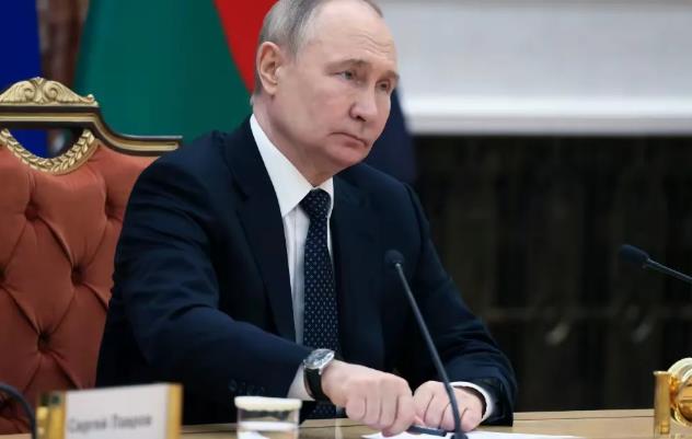 俄罗斯铁血复仇！
顶着乌克兰凶猛的攻击，俄军特种部队进行快速的突进，打击俄乌冲突